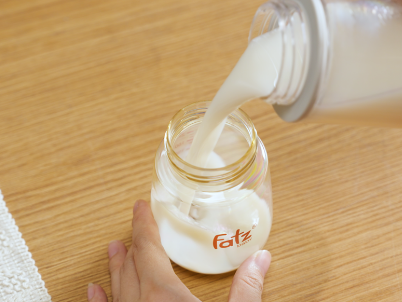 Top các lưu ý khi hâm sữa cho mẹ bỉm nuôi con bằng sữa mẹ